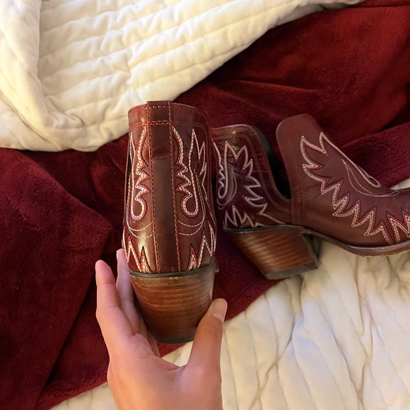 Ariat red Dixon booties - Picture 2 of 4